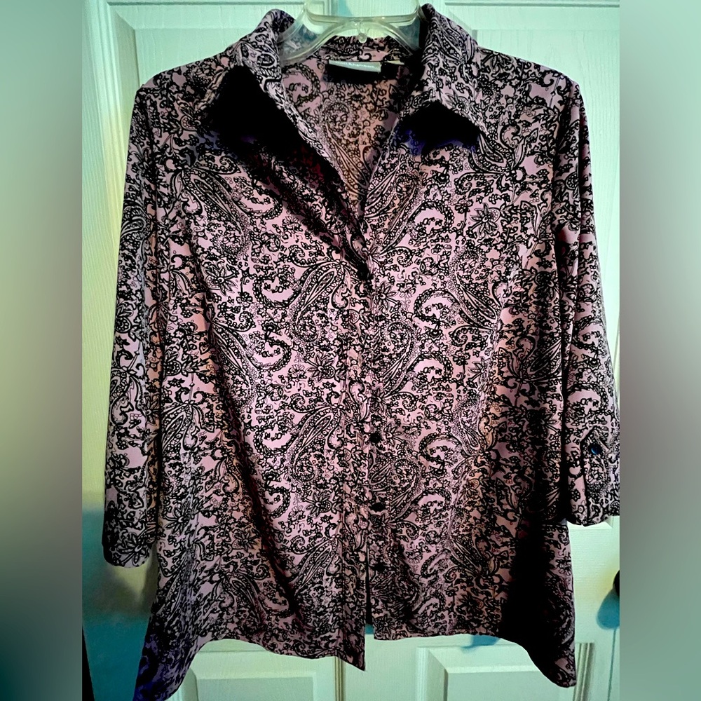 Cute comfy ladies size PM Croft &barrow button up top